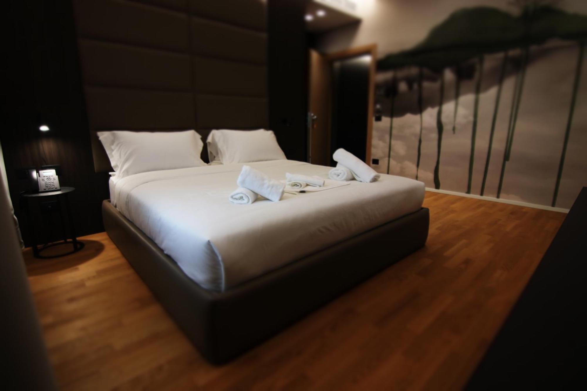 Boutique Hotel Adelar 티라나 외부 사진